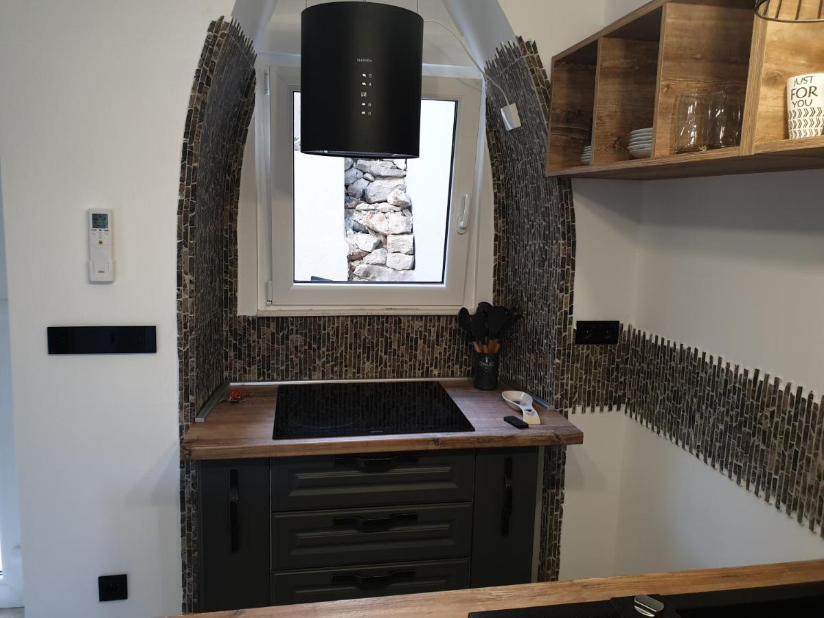 Castel Lägenhet Mali Lošinj Exteriör bild