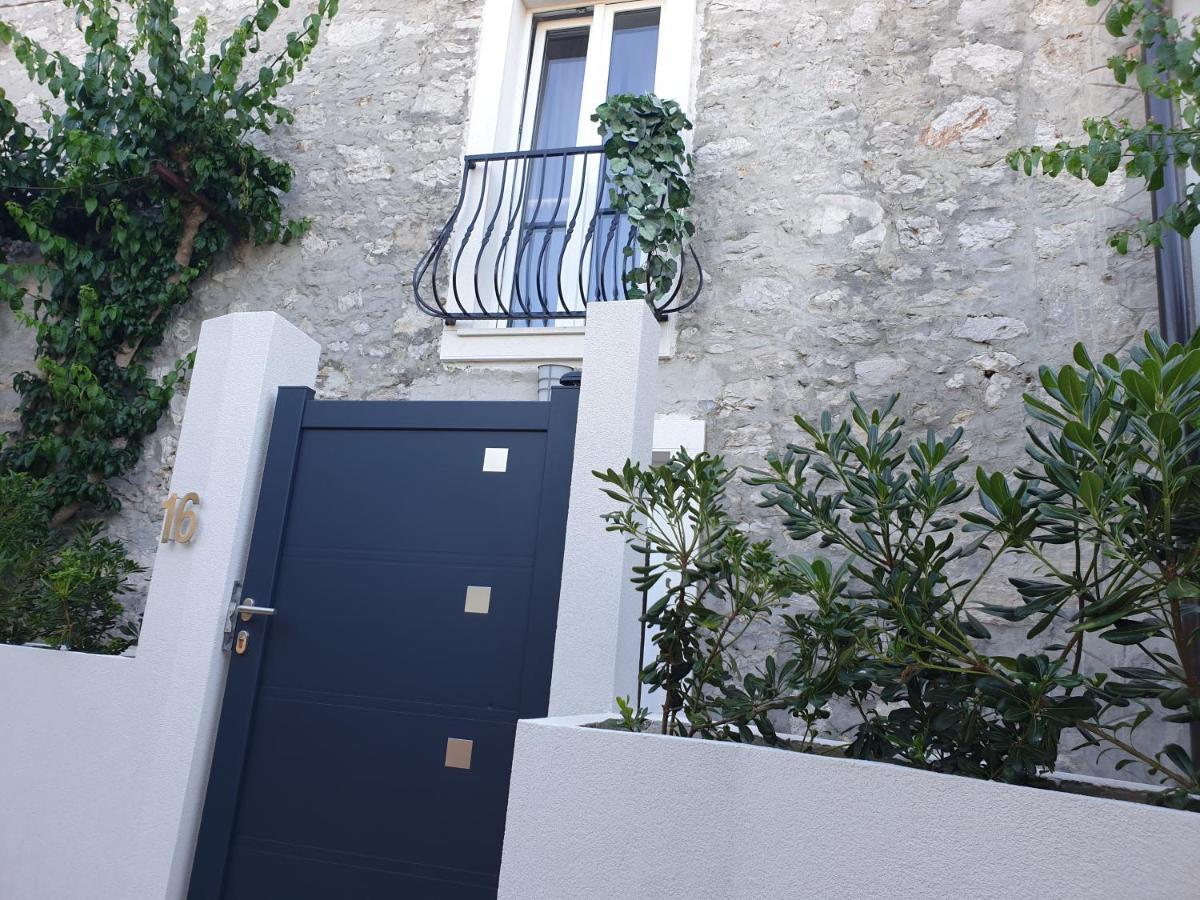 Castel Lägenhet Mali Lošinj Exteriör bild