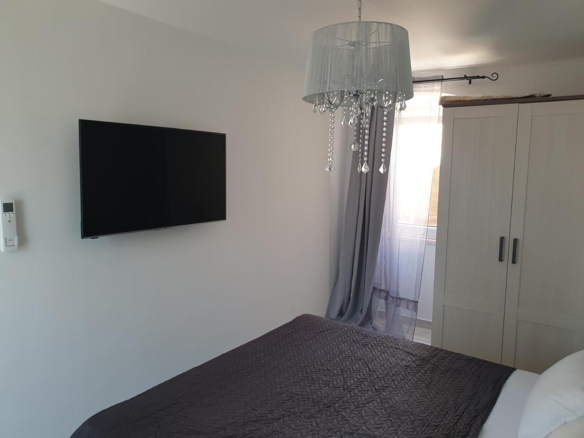 Castel Lägenhet Mali Lošinj Exteriör bild