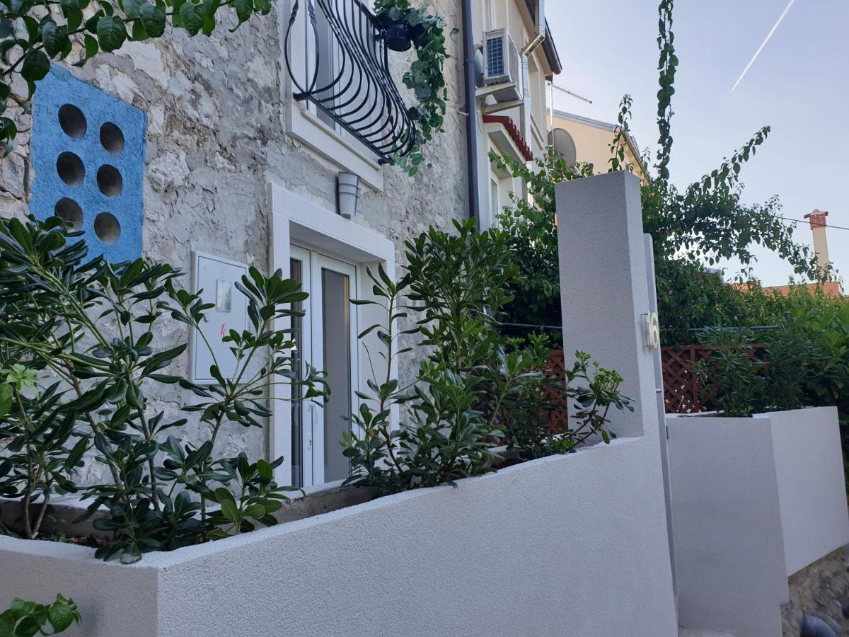 Castel Lägenhet Mali Lošinj Exteriör bild