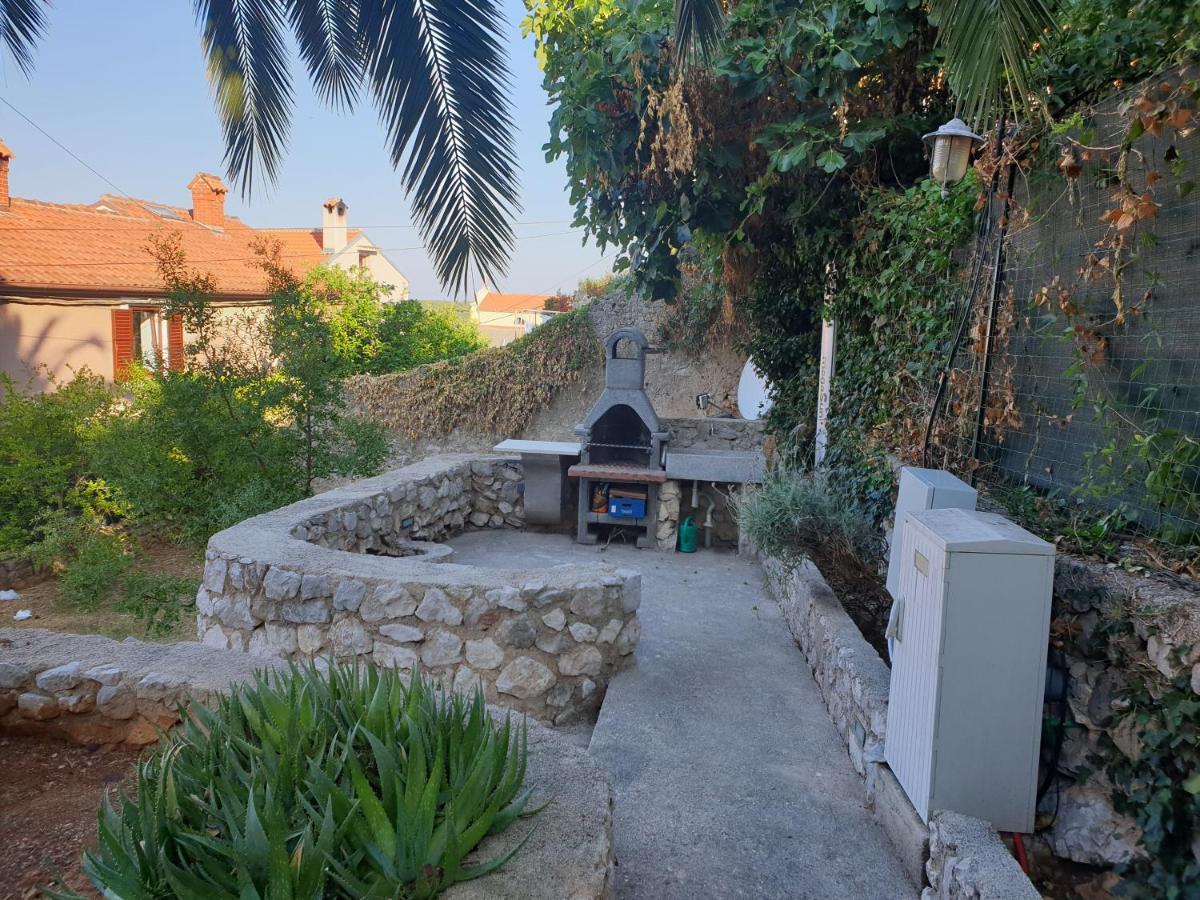 Castel Lägenhet Mali Lošinj Exteriör bild