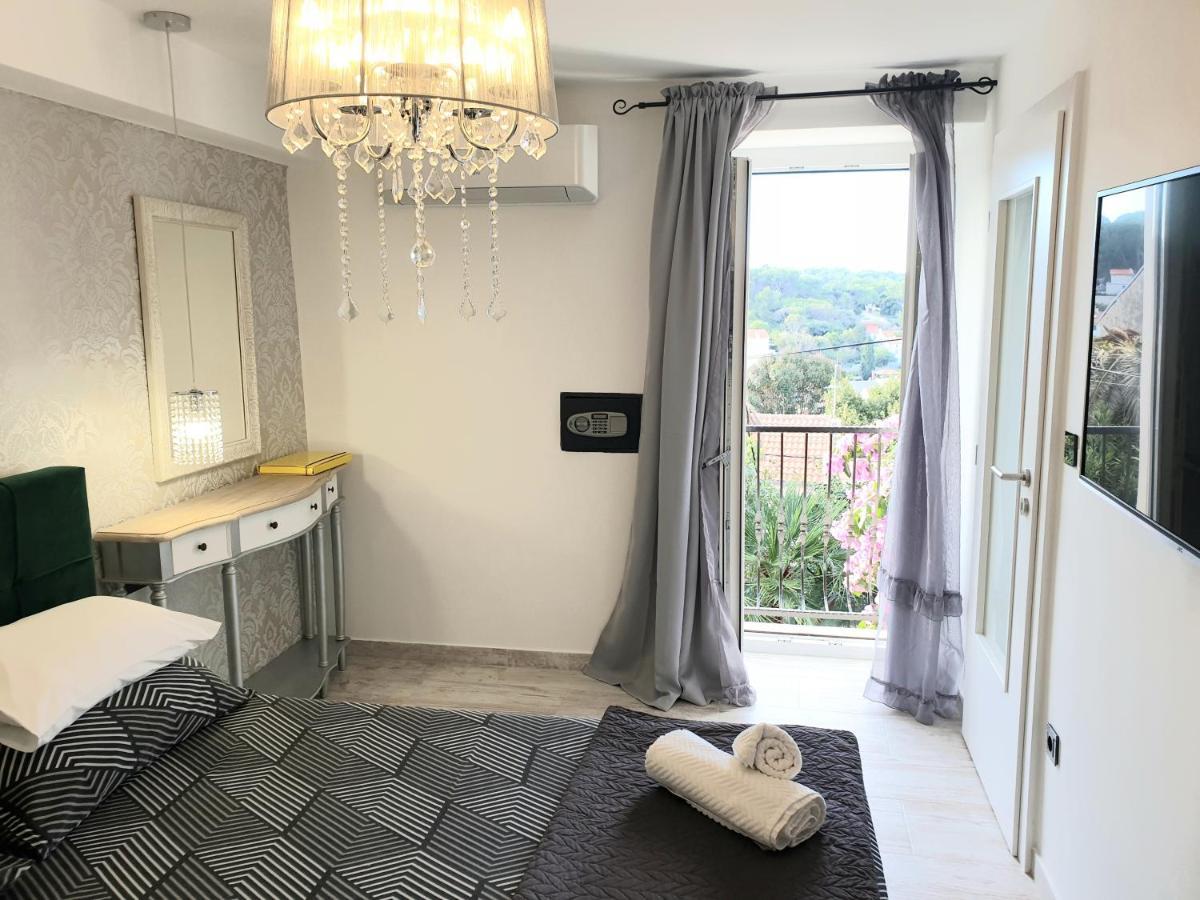 Castel Lägenhet Mali Lošinj Exteriör bild