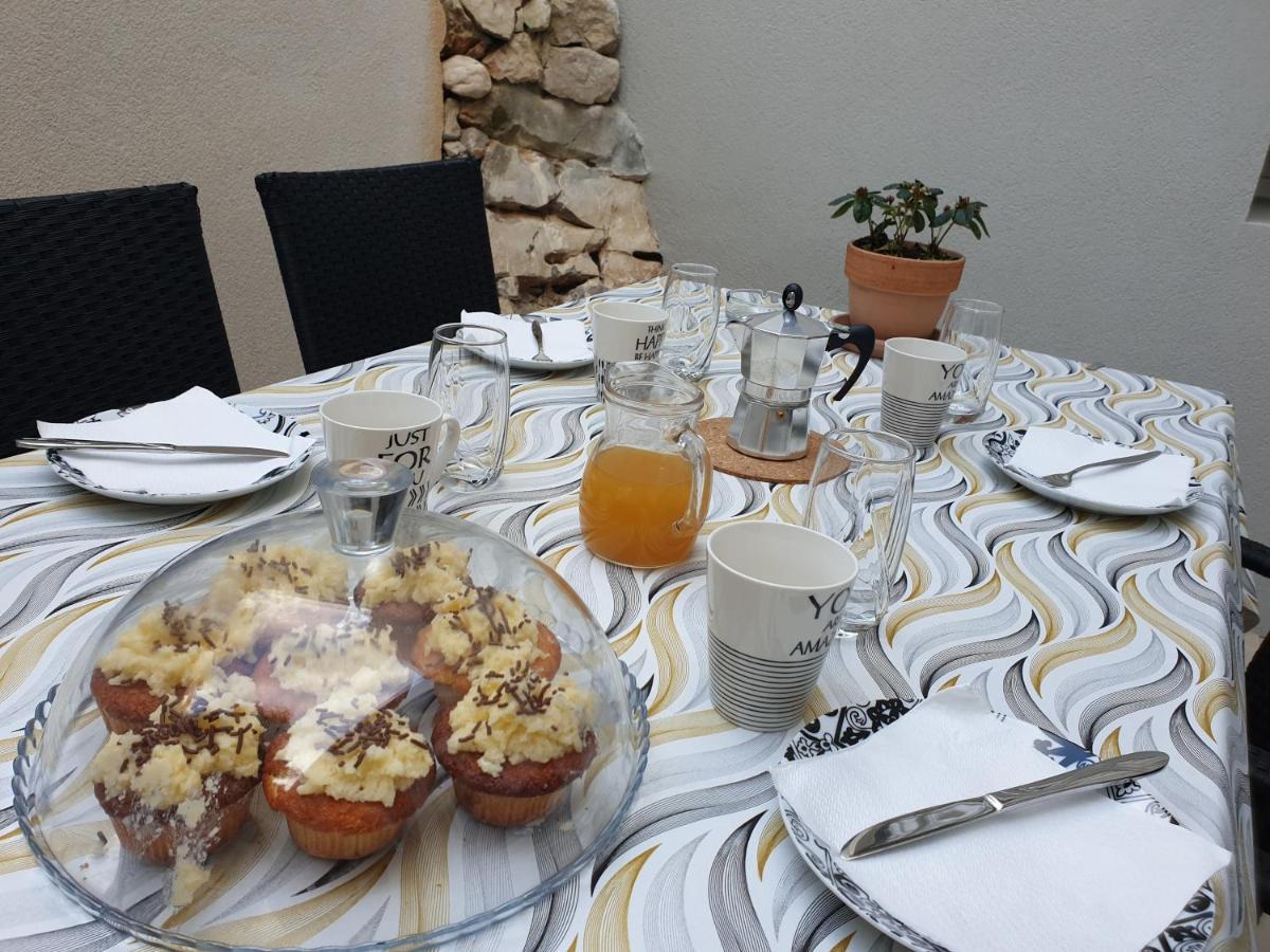 Castel Lägenhet Mali Lošinj Exteriör bild