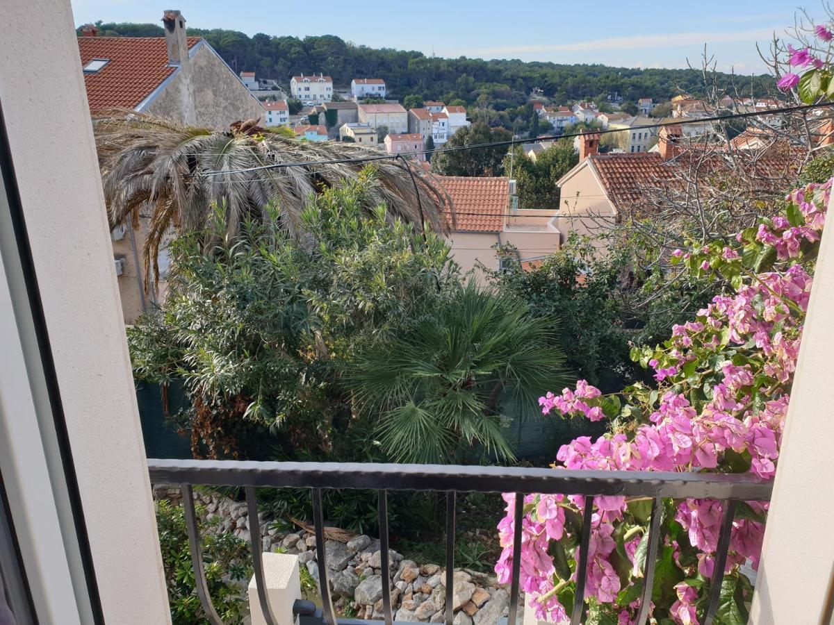 Castel Lägenhet Mali Lošinj Exteriör bild