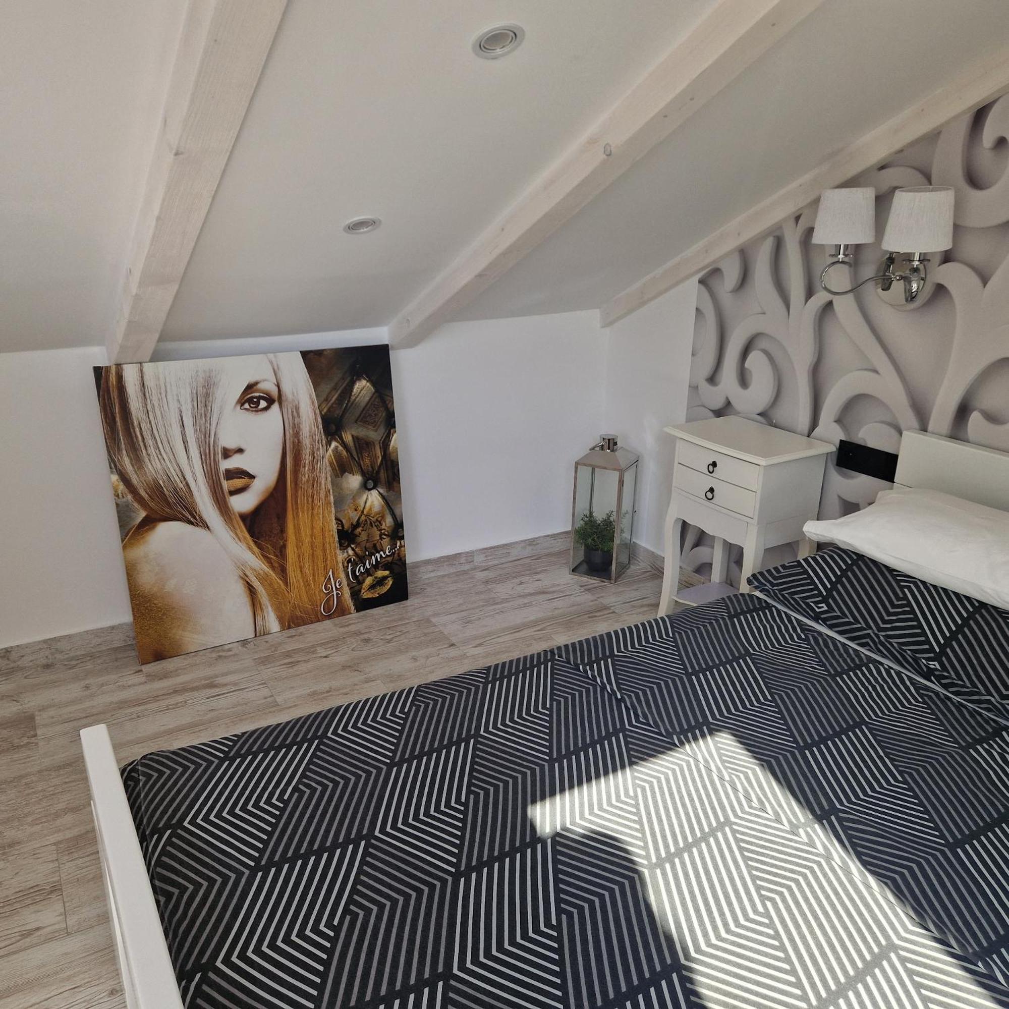 Castel Lägenhet Mali Lošinj Exteriör bild
