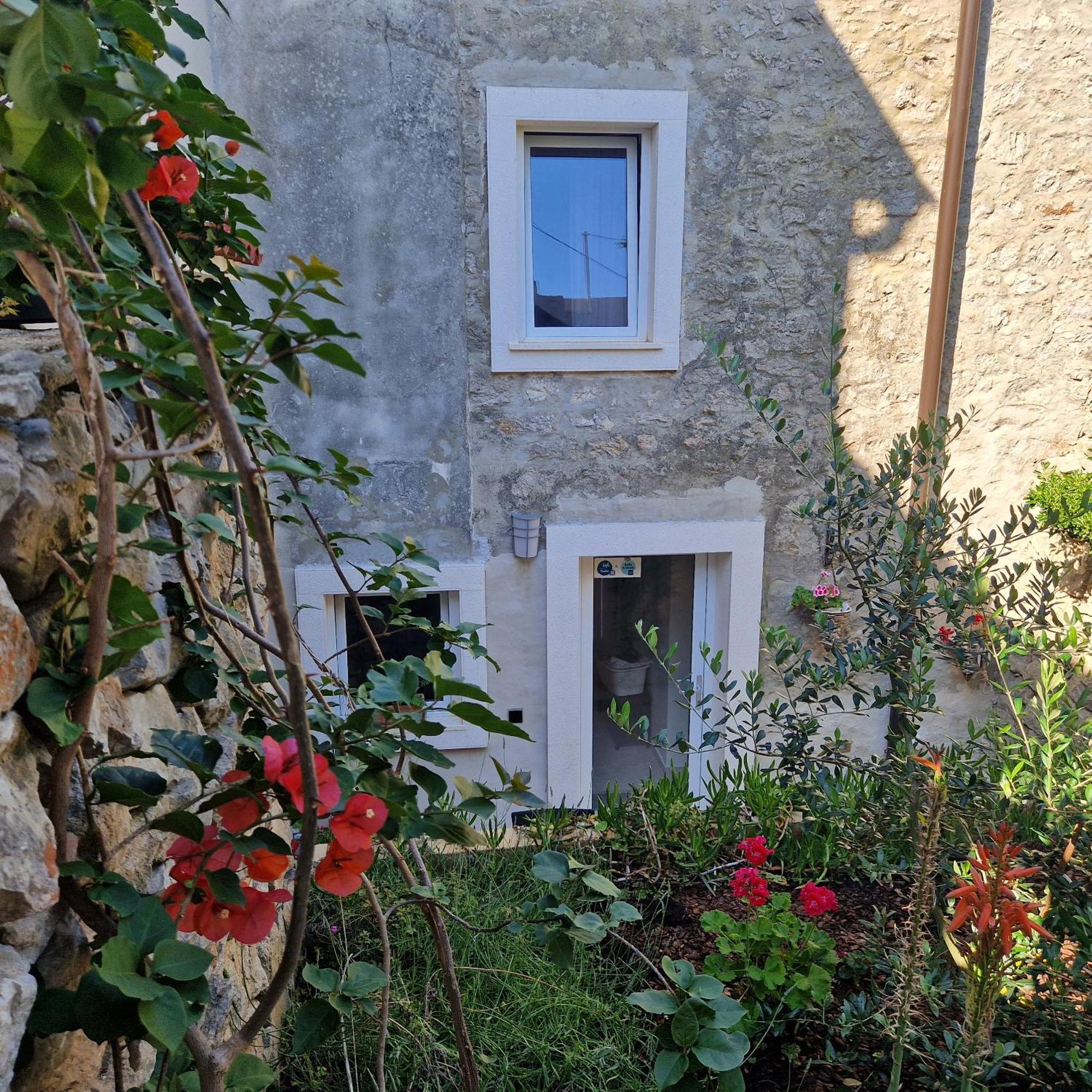 Castel Lägenhet Mali Lošinj Exteriör bild