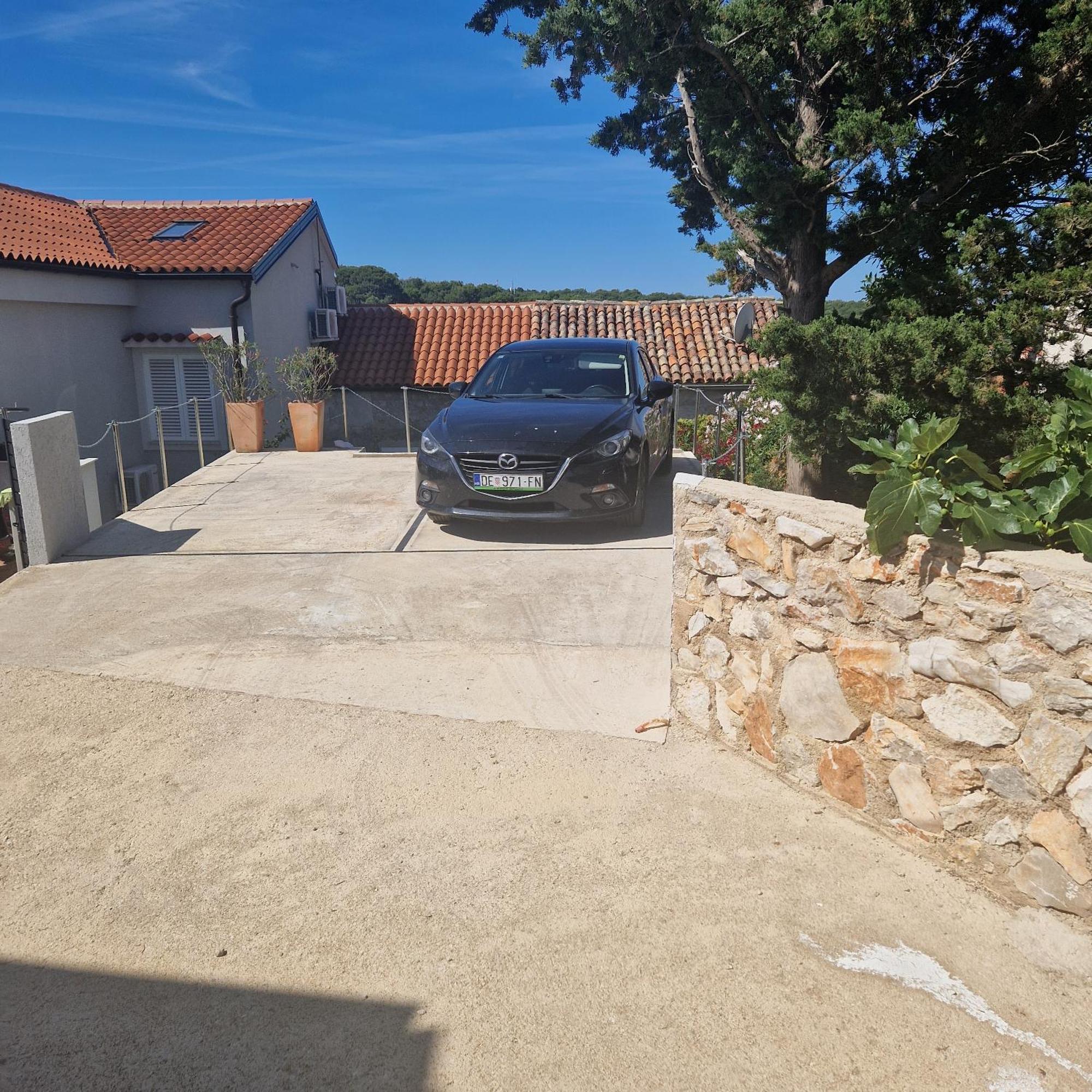 Castel Lägenhet Mali Lošinj Exteriör bild